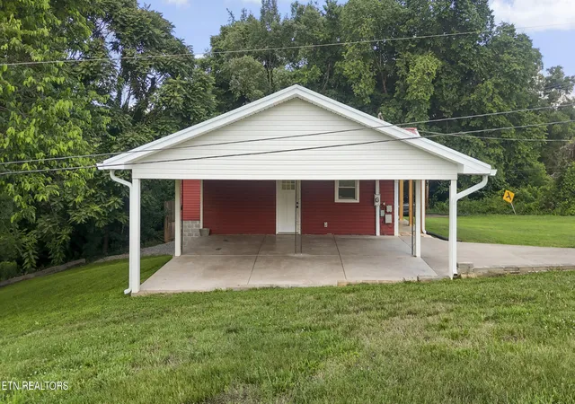 Homes for sale in Rutledge, TN | 7288 Lakeshore Dr, Rutledge, TN 37861 | MLS# 1342079