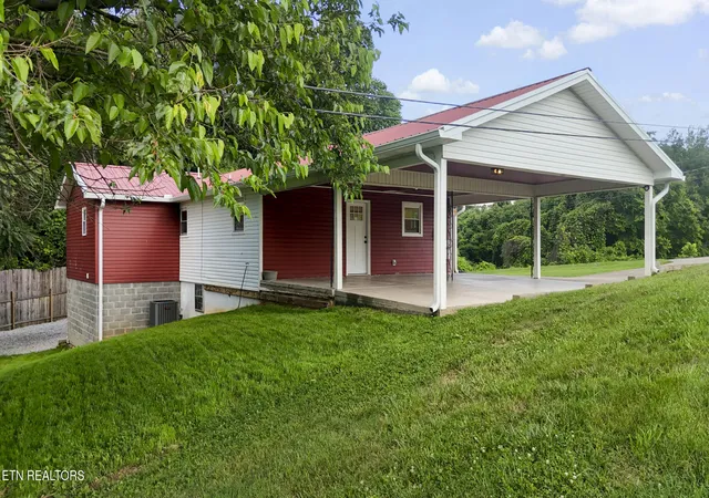 Homes for sale in Rutledge, TN | 7288 Lakeshore Dr, Rutledge, TN 37861 | MLS# 1342079
