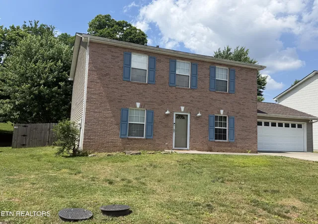 Photo 3 of Sale Pending at 5609 Still Meadow Ln, Knoxville, TN 37918 | MLS# 1341515 | Listing updated on 2026-09-13