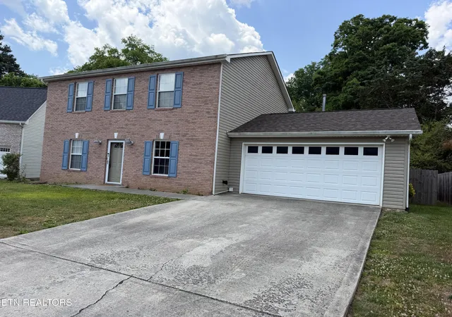 Photo 3 of Sale Pending at 5609 Still Meadow Ln, Knoxville, TN 37918 | MLS# 1341515 | Listing updated on 2026-09-13