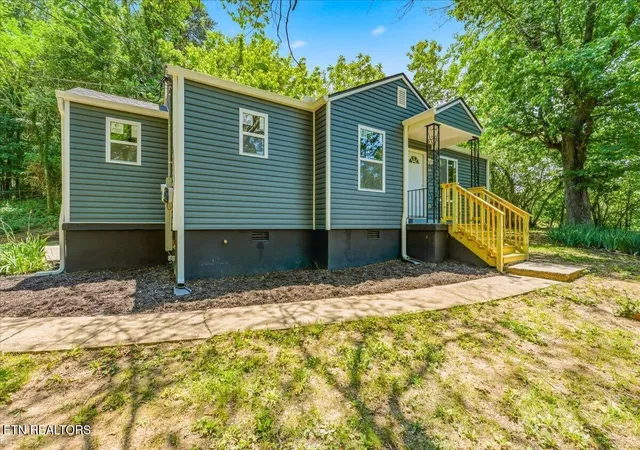 Homes for sale in Harriman, TN | 210 Clark Ave, Harriman, TN 37748 | MLS# 1342788
