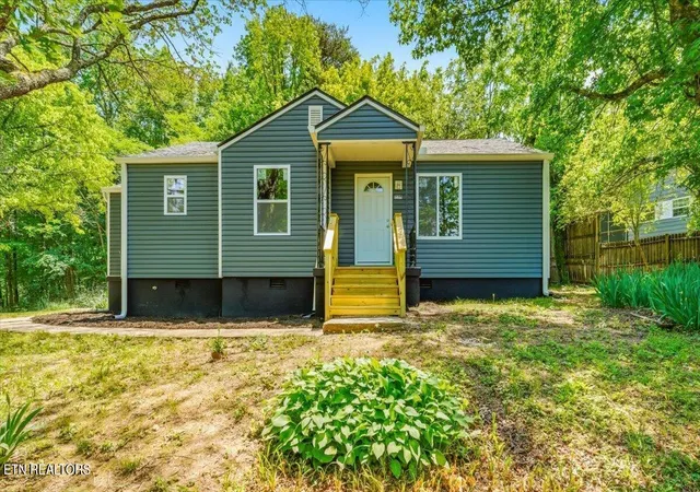 Homes for sale in Harriman, TN | 210 Clark Ave, Harriman, TN 37748 | MLS# 1342788