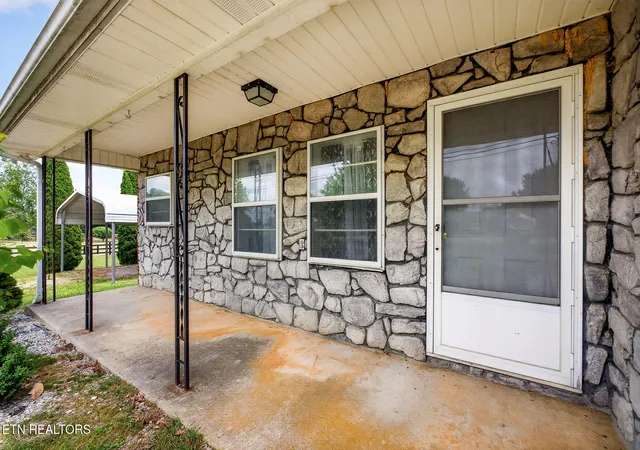 Homes for sale in Livingston, TN | 1372 Jamestown Hwy, Livingston, TN 38570 | MLS# 1341551