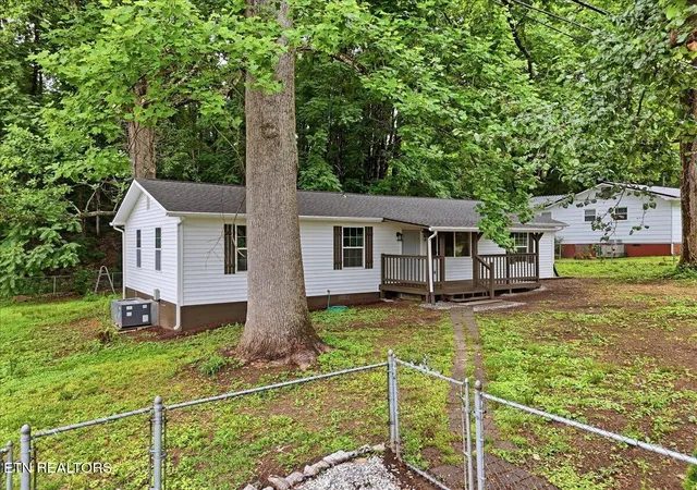 3rd image of 772 Clymersville Rd, Rockwood, TN 37854 | MLS# 1341831