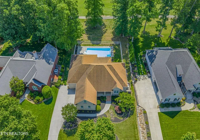 Homes for sale in Lenoir City, TN | 680 Oak Chase Blvd, Lenoir City, TN 37772 | MLS# 1341621