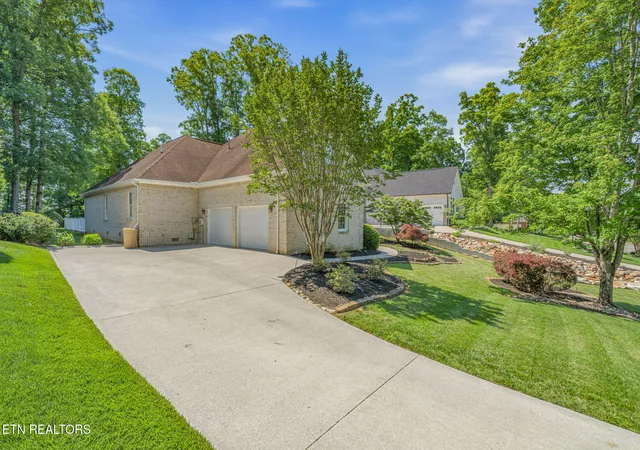 Homes for sale in Lenoir City, TN | 680 Oak Chase Blvd, Lenoir City, TN 37772 | MLS# 1341621