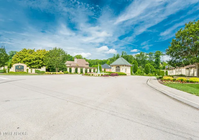 Homes for sale in Lenoir City, TN | 680 Oak Chase Blvd, Lenoir City, TN 37772 | MLS# 1341621