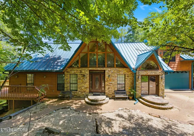 Photo 2 of Single family home for sale at 201 Clear Point Ln, Pigeon Forge, TN 37863 | MLS# 1343767 | Listing updated on 2026-09-04