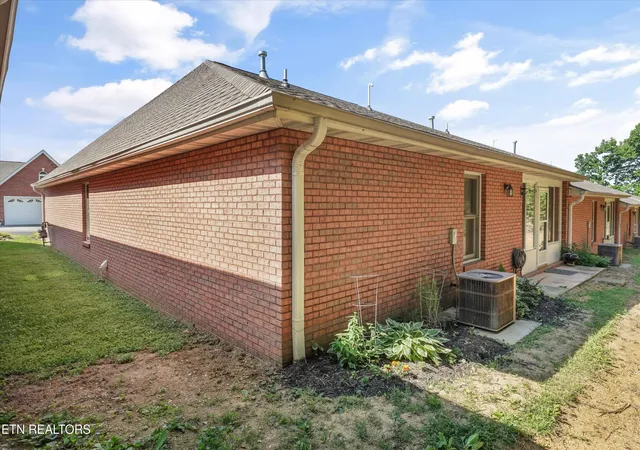 2nd image of 141 Creekwood Wy, Seymour, TN 37865