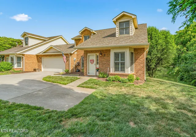 Homes for sale in Knoxville, TN | 7611 Breckenridge Ln, Knoxville, TN 37938 | MLS# 1341660