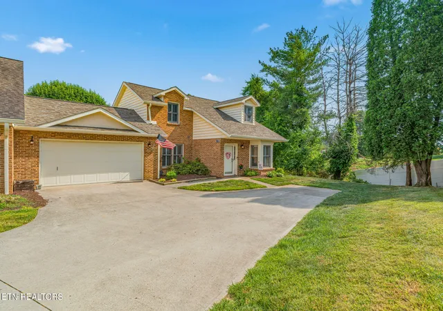 Homes for sale in Knoxville, TN | 7611 Breckenridge Ln, Knoxville, TN 37938 | MLS# 1341660