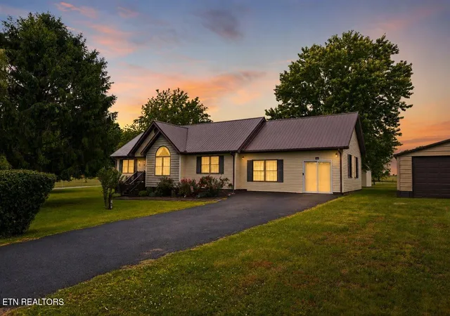 Homes for sale in Speedwell, TN | 120 Oscar Ln, Speedwell, TN 37870 | MLS# 1342447