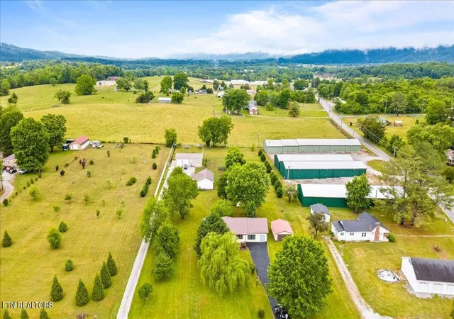 Homes for sale in Speedwell, TN | 120 Oscar Ln, Speedwell, TN 37870 | MLS# 1342447
