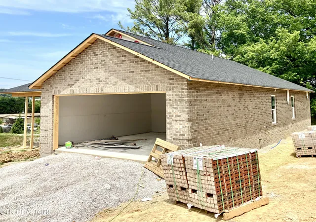 Photo 3 of Single family home for sale at 7284 Rialto Ln, Knoxville, TN 37918 | MLS# 1341784 | Listing updated on 2026-05-21