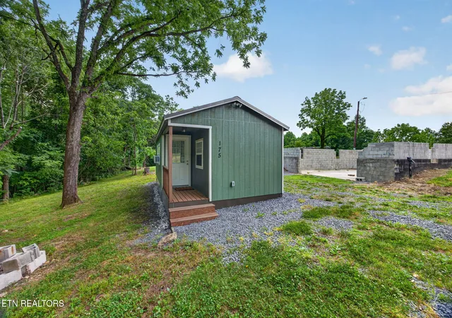 Photo 3 of Sale Pending at 175 Harris Ln, Cookeville, TN 38501 | MLS# 1341858 | Listing updated on 2026-09-10