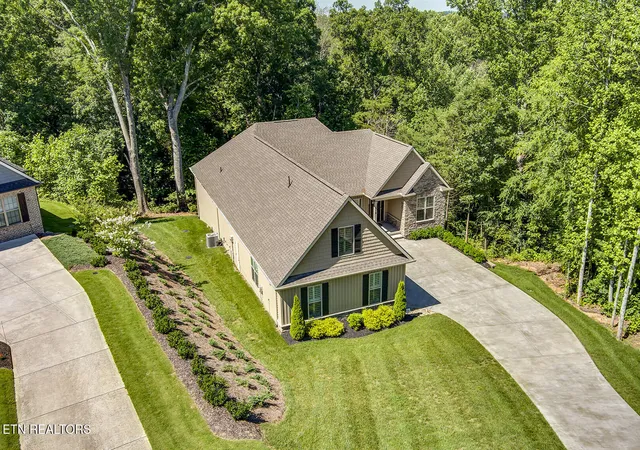 Photo 3 of Sale Pending at 312 Elokwa Ln, Loudon, TN 37774 | MLS# 1343815 | Listing updated on 2026-10-06