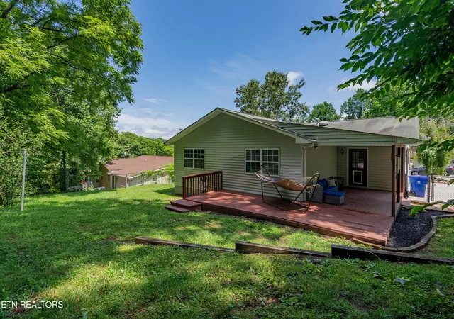 Homes for sale in Oak Ridge, TN | 116 Amherst Ln, Oak Ridge, TN 37830 | MLS# 1346890