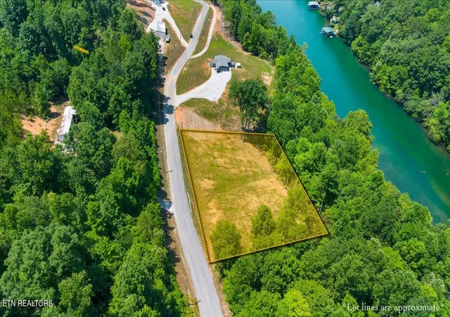 4th image of 2321 Cove Pointe Rd, La Follette, TN 37766 | MLS# 1344863