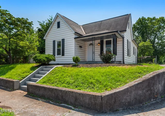 Homes for sale in Knoxville, TN | 1338 Louisiana Ave, Knoxville, TN 37921 | MLS# 1341649