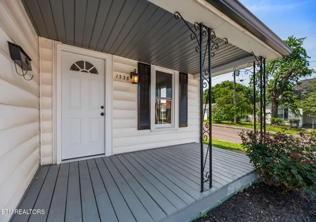 Photo 3 of Single family home for sale at 1338 Louisiana Ave, Knoxville, TN 37921 | MLS# 1341649 | Listing updated on 2026-09-14