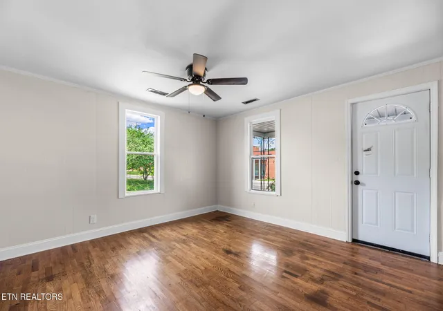 Photo 4 of Single family home for sale at 1338 Louisiana Ave, Knoxville, TN 37921 | MLS# 1341649 | Listing updated on 2026-09-14