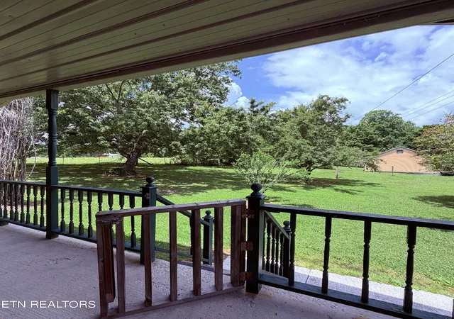 Homes for sale in Pioneer, TN | 162 Charlie Byrd Ln, Pioneer, TN 37847 | MLS# 1342931