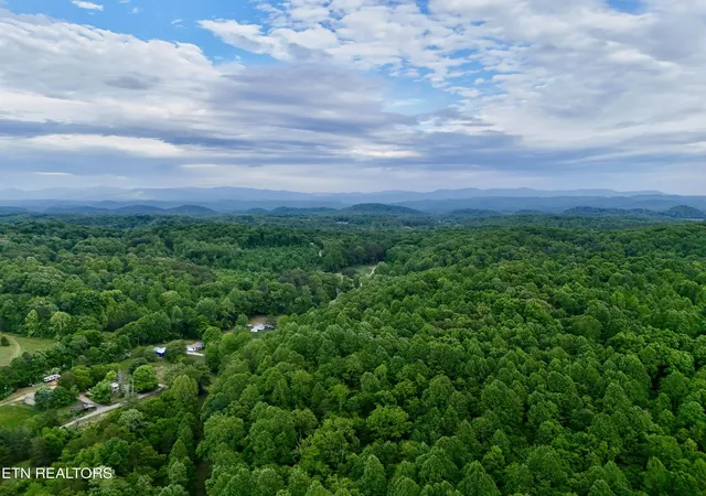 Photo 3 of Single family home for sale at 489 Hickory Grv Rd, Madisonville, TN 37354 | MLS# 1341721 | Listing updated on 2026-05-21