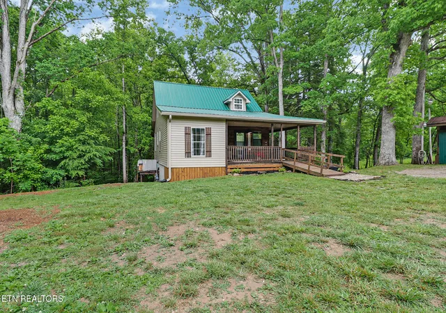 Homes for sale in Jamestown, TN | 1421 Taylor Pl Rd, Jamestown, TN 38556 | MLS# 1342003