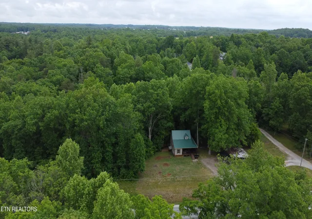 Homes for sale in Jamestown, TN | 1421 Taylor Pl Rd, Jamestown, TN 38556 | MLS# 1342003