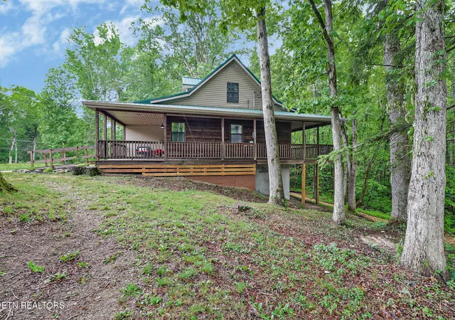 Homes for sale in Jamestown, TN | 1421 Taylor Pl Rd, Jamestown, TN 38556 | MLS# 1342003