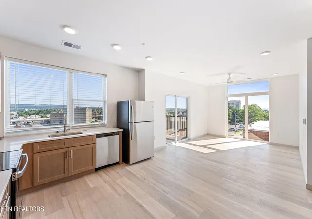 3rd image of 515 Cafego Pl #401, Knoxville, TN 37902 | MLS# 1341827