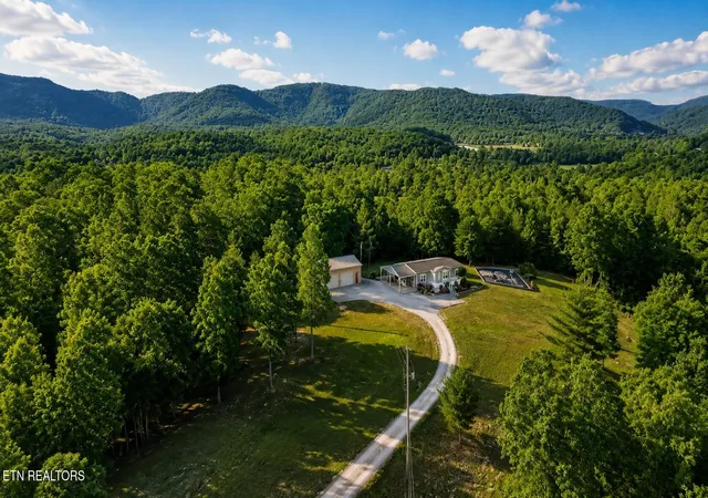 Photo 2 of Sale Pending at 815 Crooked Branch Pvt Rd, Huntsville, TN 37756 | MLS# 1342346 | Listing updated on 2026-09-08