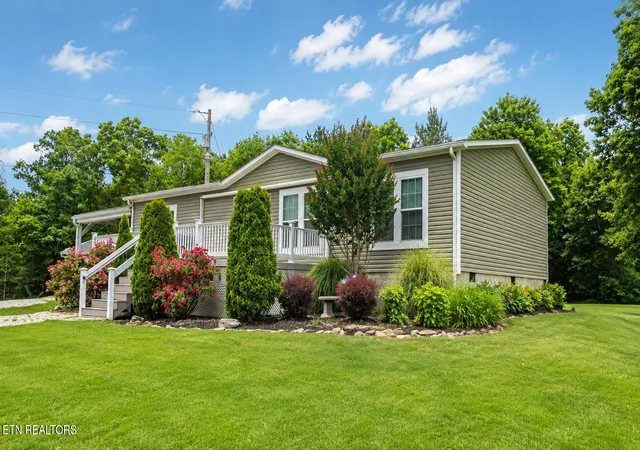Photo 3 of Sale Pending at 815 Crooked Branch Pvt Rd, Huntsville, TN 37756 | MLS# 1342346 | Listing updated on 2026-09-08