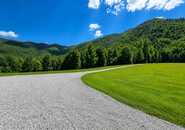 Photo 4 of Sale Pending at 815 Crooked Branch Pvt Rd, Huntsville, TN 37756 | MLS# 1342346 | Listing updated on 2026-09-08
