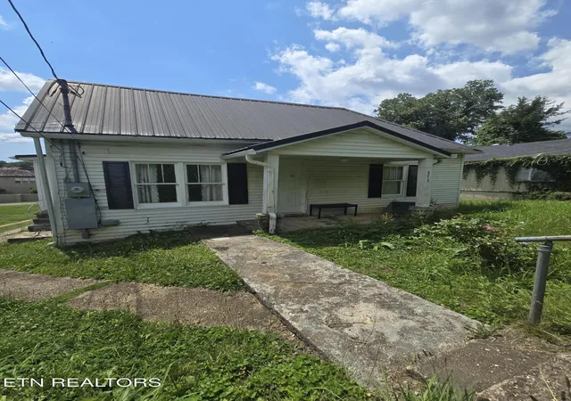 Homes for sale in La Follette, TN | 313 W Walden St, La Follette, TN 37766 | MLS# 1342339