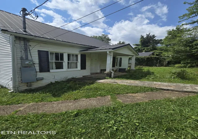 3rd image of 313 W Walden St, La Follette, TN 37766 | MLS# 1342339