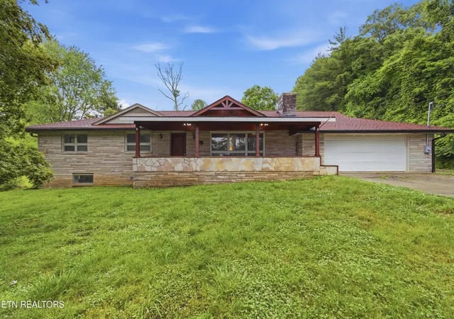 3rd image of 325 Vernal Dr, Harriman, TN 37748 | MLS# 1342155