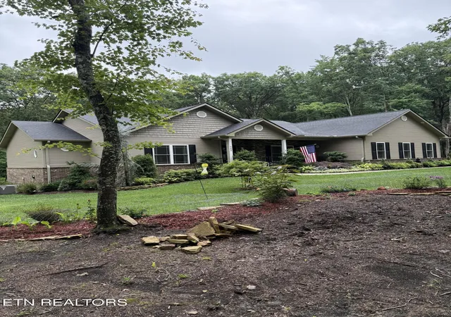 Homes for sale in Monterey, TN | 751 White Oak Rd, Monterey, TN 38574 | MLS# 1345640