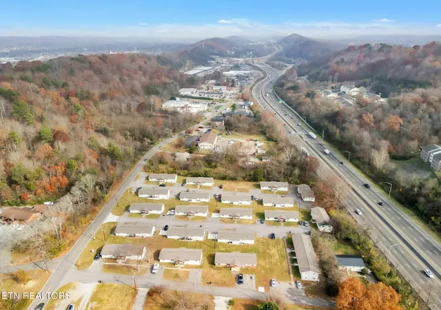 Listing Photo 4 - Condo for sale in building located at Dutch Vly Dr, Knoxville, TN 37918