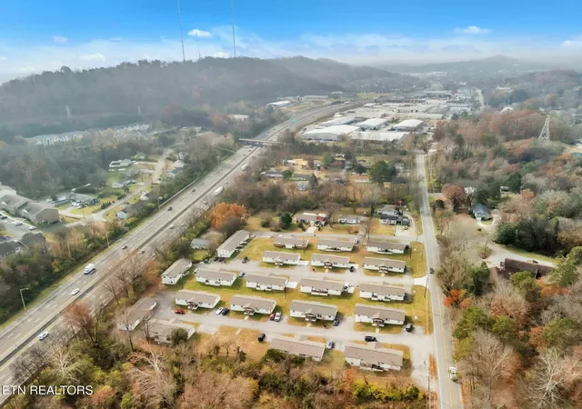 Listing Photo 5 - Condo for sale in building located at Dutch Vly Dr, Knoxville, TN 37918