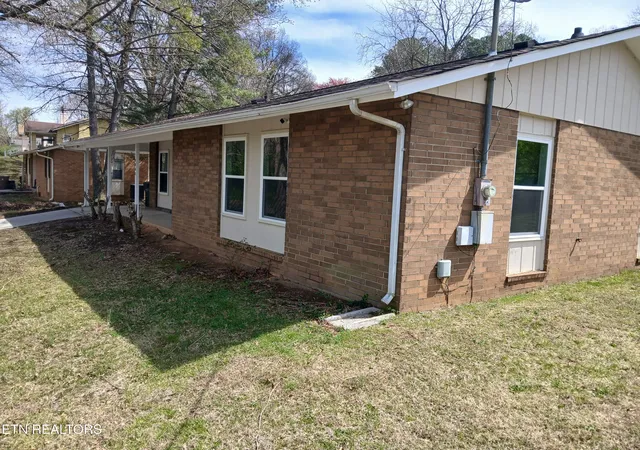 Photo 3 of Single family home for sale at 1940 Bethel Ave, Knoxville, TN 37915 | MLS# 1342120 | Listing updated on 2026-05-23