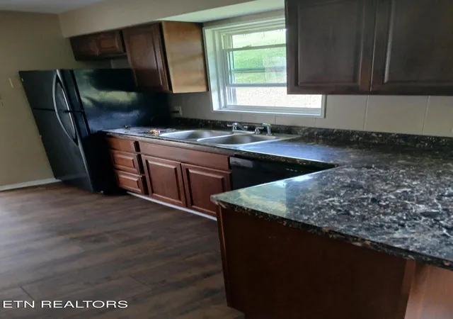 Photo 4 of Single family home for sale at 1940 Bethel Ave, Knoxville, TN 37915 | MLS# 1342120 | Listing updated on 2026-05-23