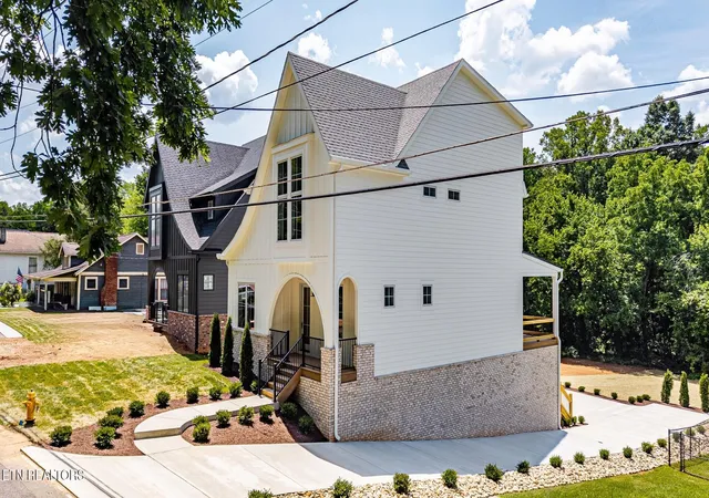 Photo 3 of Single family home for sale at 2014 Is Home Ave, Knoxville, TN 37920 | MLS# 1342098 | Listing updated on 2026-09-08