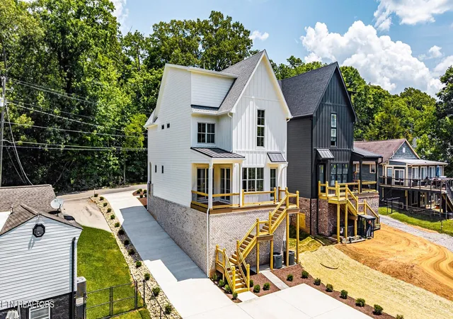Photo 3 of Single family home for sale at 2014 Is Home Ave, Knoxville, TN 37920 | MLS# 1342098 | Listing updated on 2026-09-08