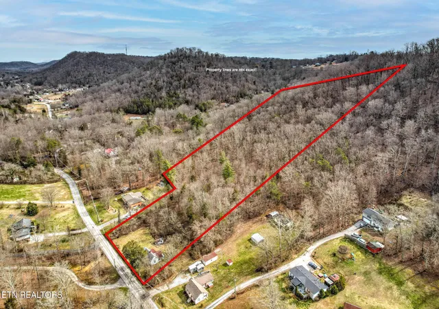 Photo 3 of Sale Pending at 2942 Miller Rd, Powell, TN 37849 | MLS# 1342109 | Listing updated on 2026-08-02
