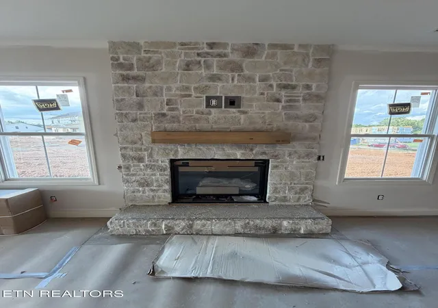 Photo 4 of Sale Pending at 225 Poppy Pl, Lenoir City, TN 37772 | MLS# 1342147 | Listing updated on 2026-10-06