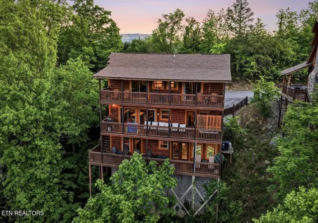 Homes for sale in Pigeon Forge, TN | 452 Alpine Mountain Wy, Pigeon Forge, TN 37863 | MLS# 1342830