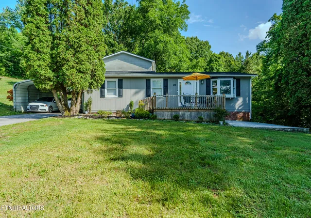 Homes for sale in Tazewell, TN | 130 Day Cir, Tazewell, TN 37879 | MLS# 1342197