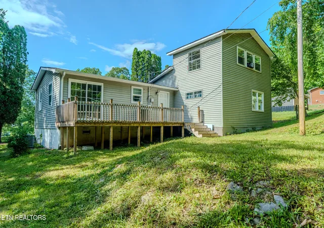 Homes for sale in Tazewell, TN | 130 Day Cir, Tazewell, TN 37879 | MLS# 1342197