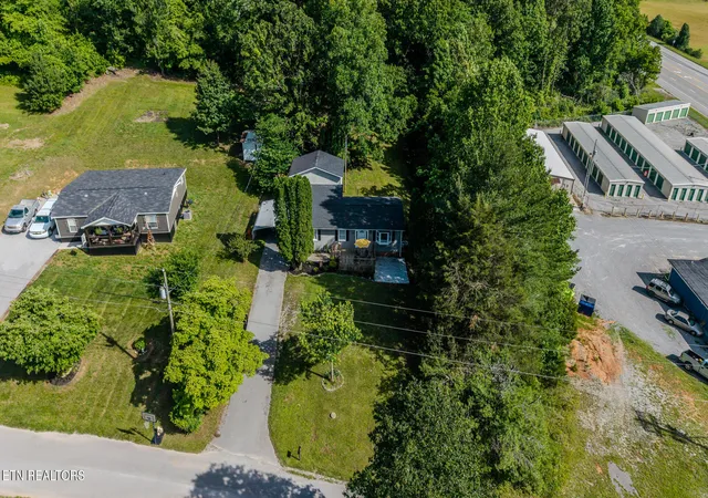 Homes for sale in Tazewell, TN | 130 Day Cir, Tazewell, TN 37879 | MLS# 1342197